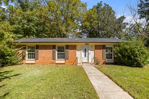 800 Milan Rd E, Charlotte, NC 28216, USA Photo 4