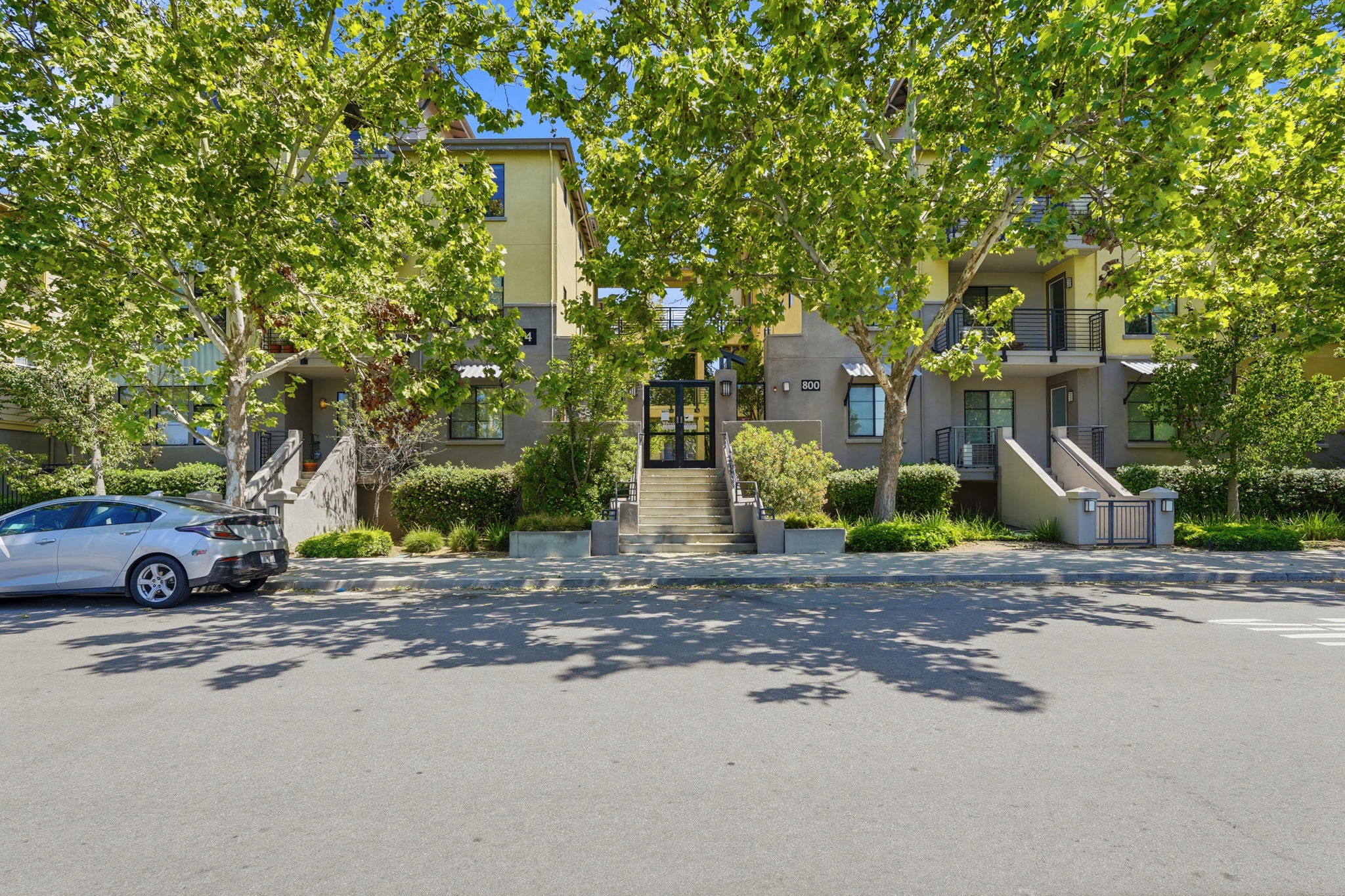 001_F8_800 N 8th St