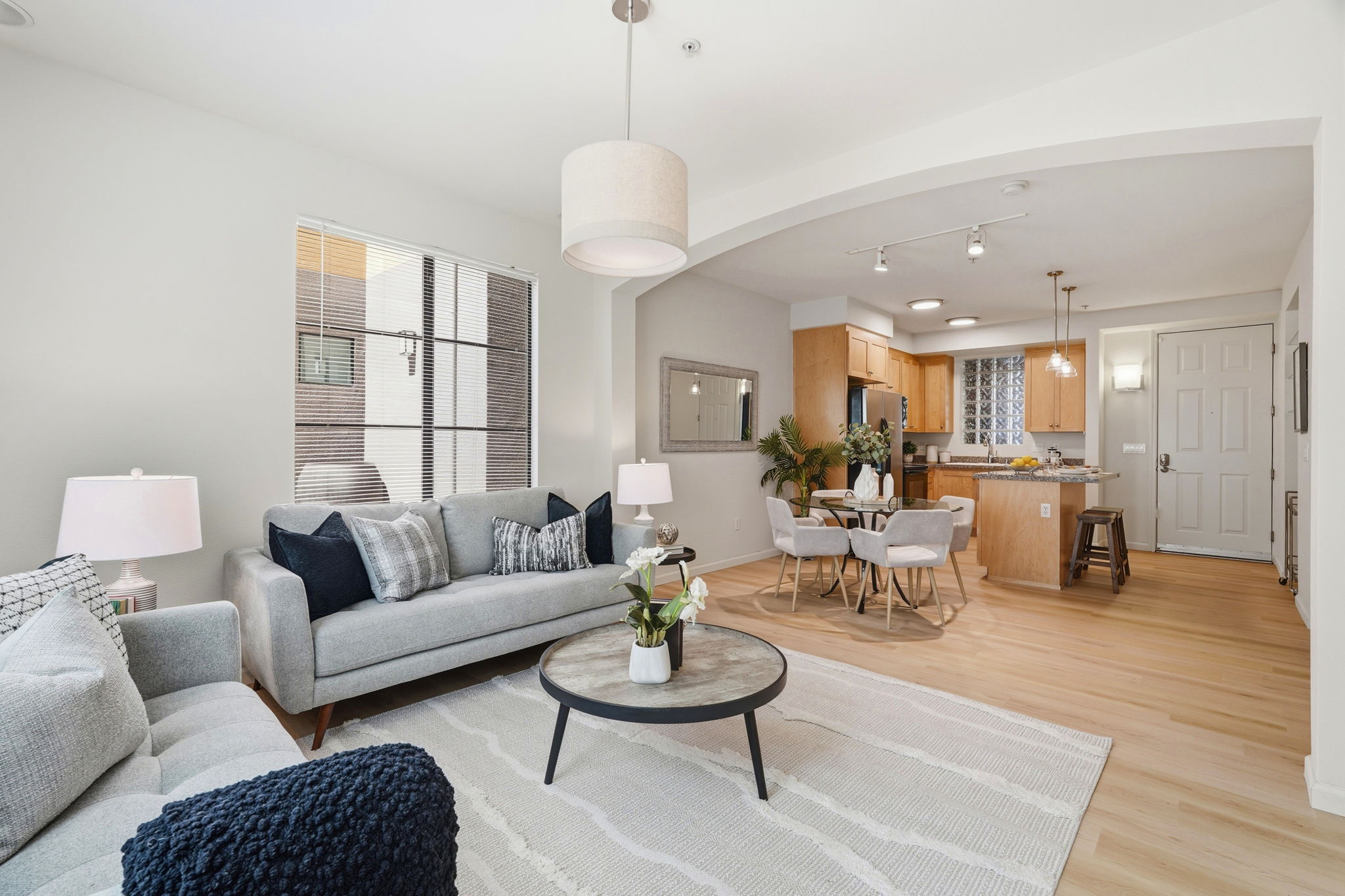 011_F8_800 N 8th St
