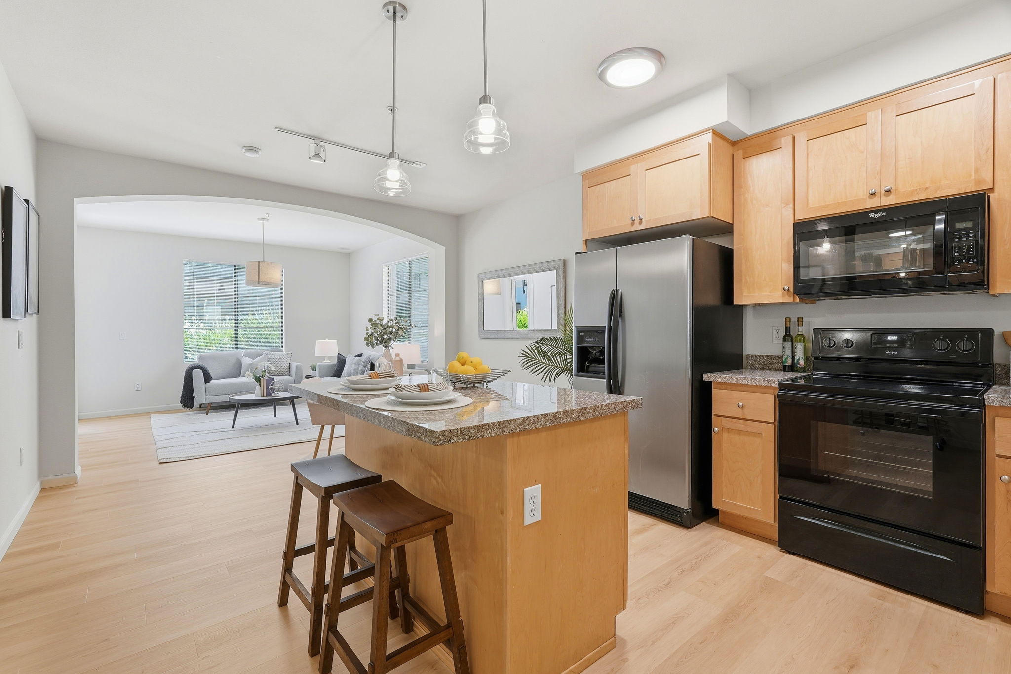 013_F8_800 N 8th St