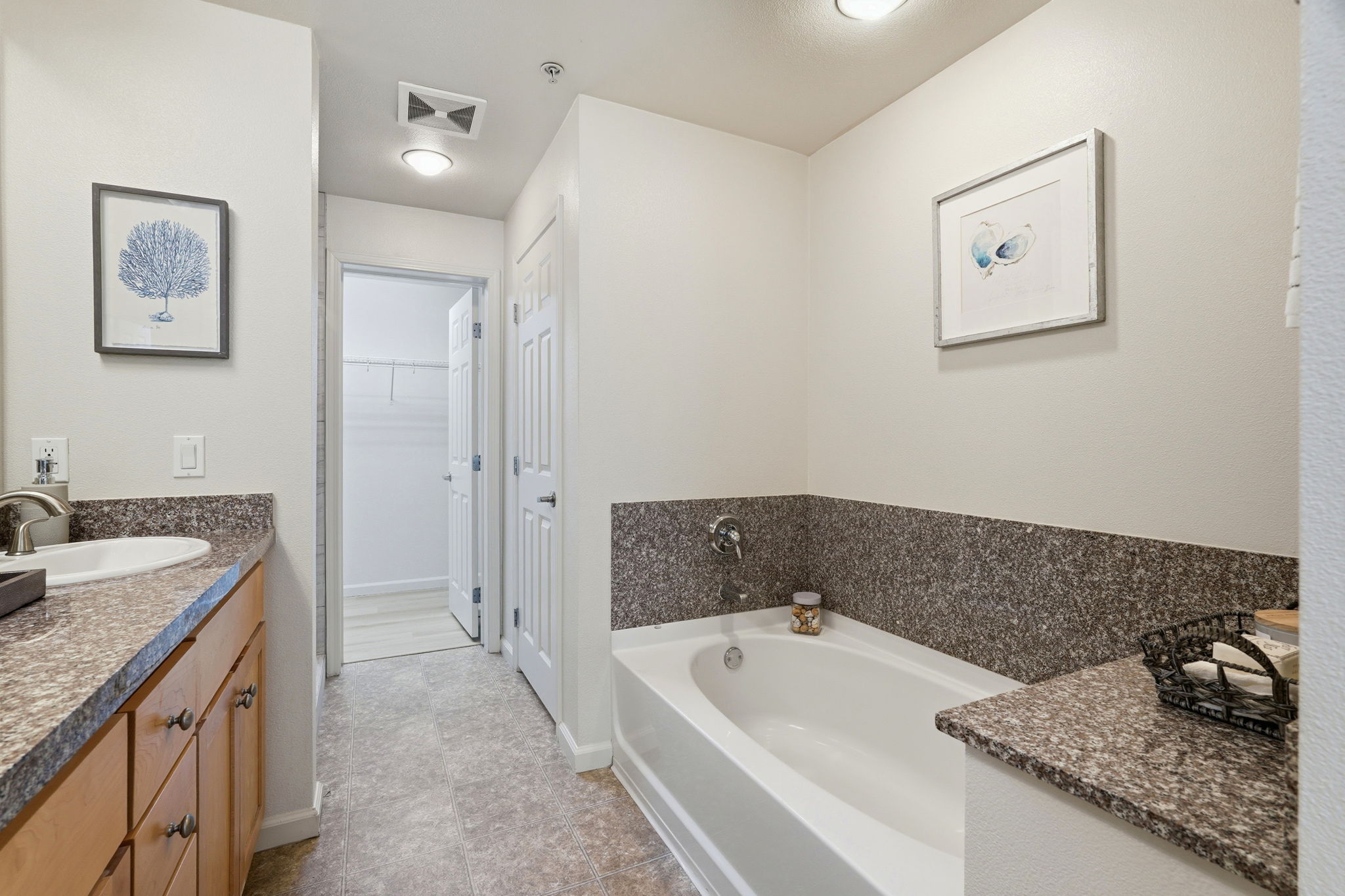 025_F8_800 N 8th St