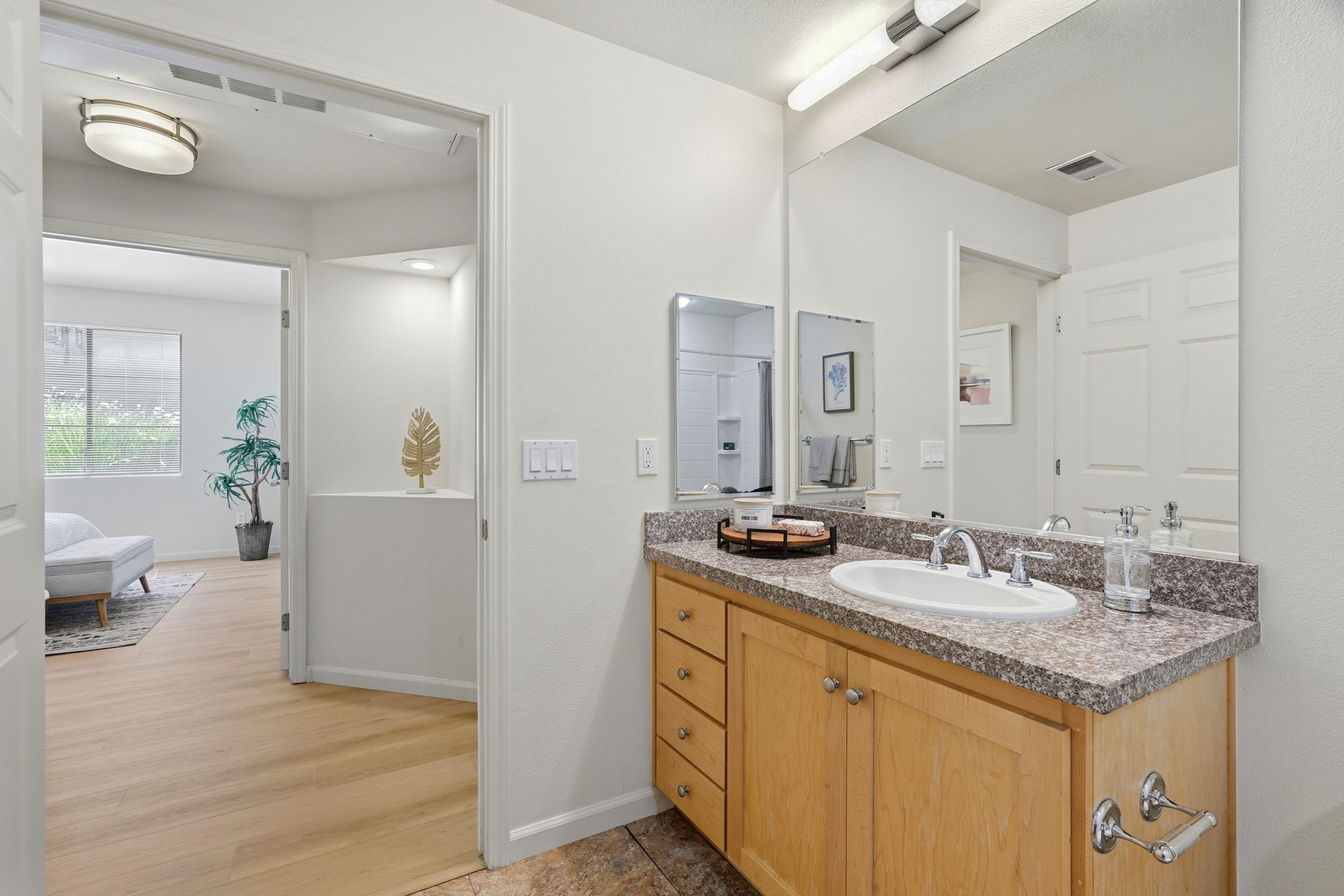 030_F8_800 N 8th St