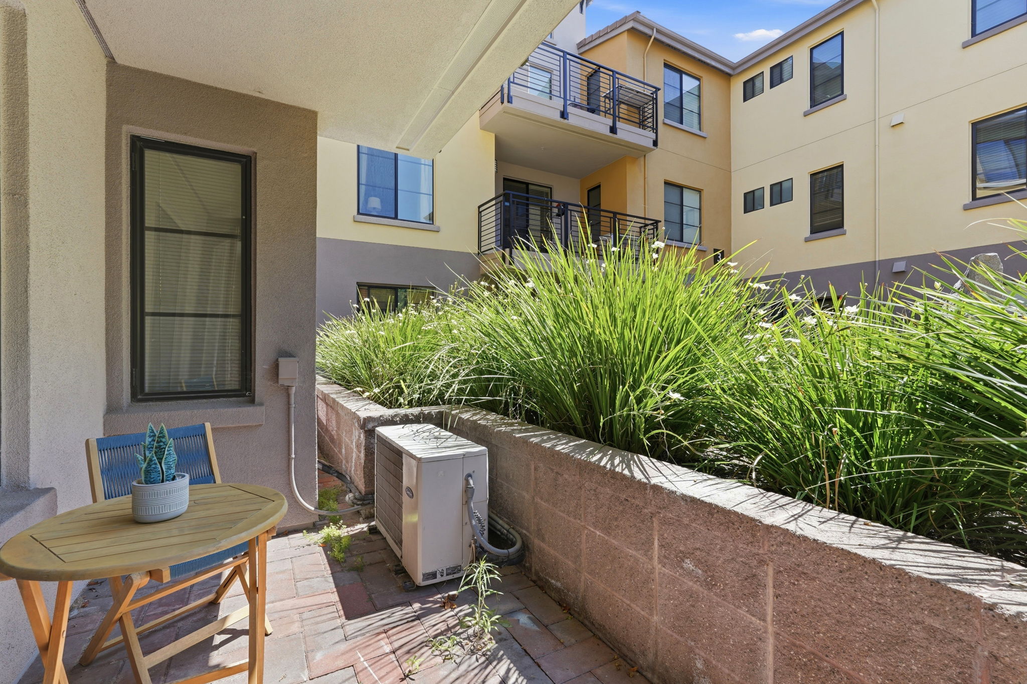 032_F8_800 N 8th St