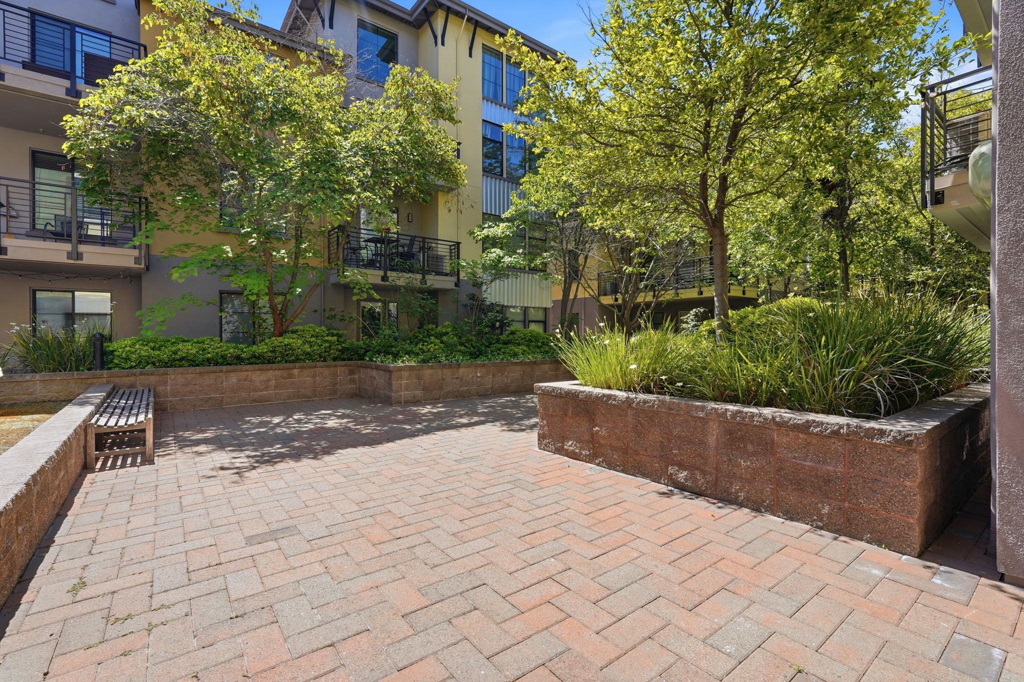 034_F8_800 N 8th St