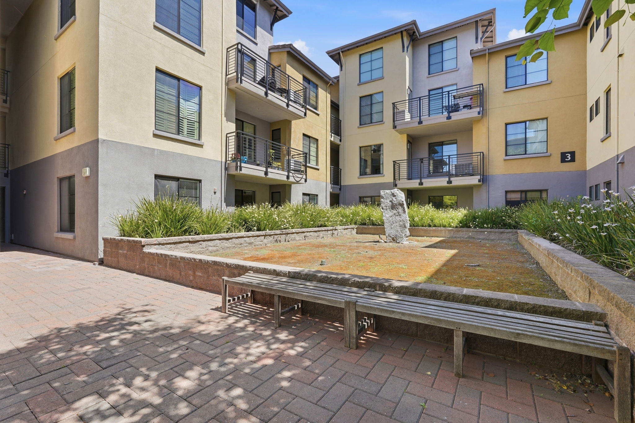 035_F8_800 N 8th St
