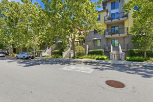 003_F8_800 N 8th St