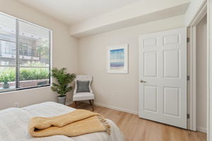018_F8_800 N 8th St