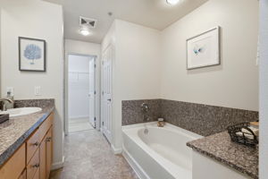 025_F8_800 N 8th St
