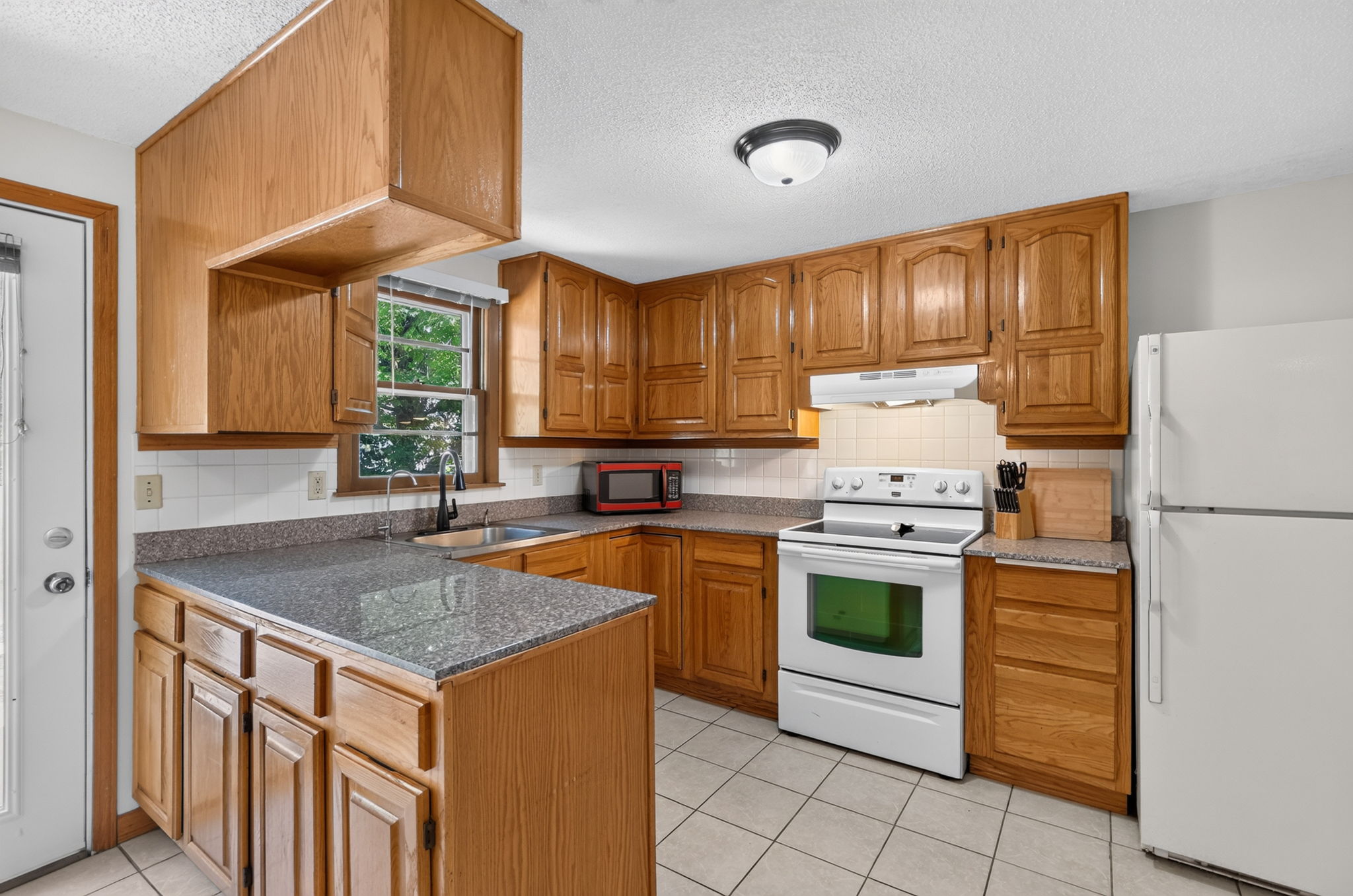 800 NE 113th Terrace-025