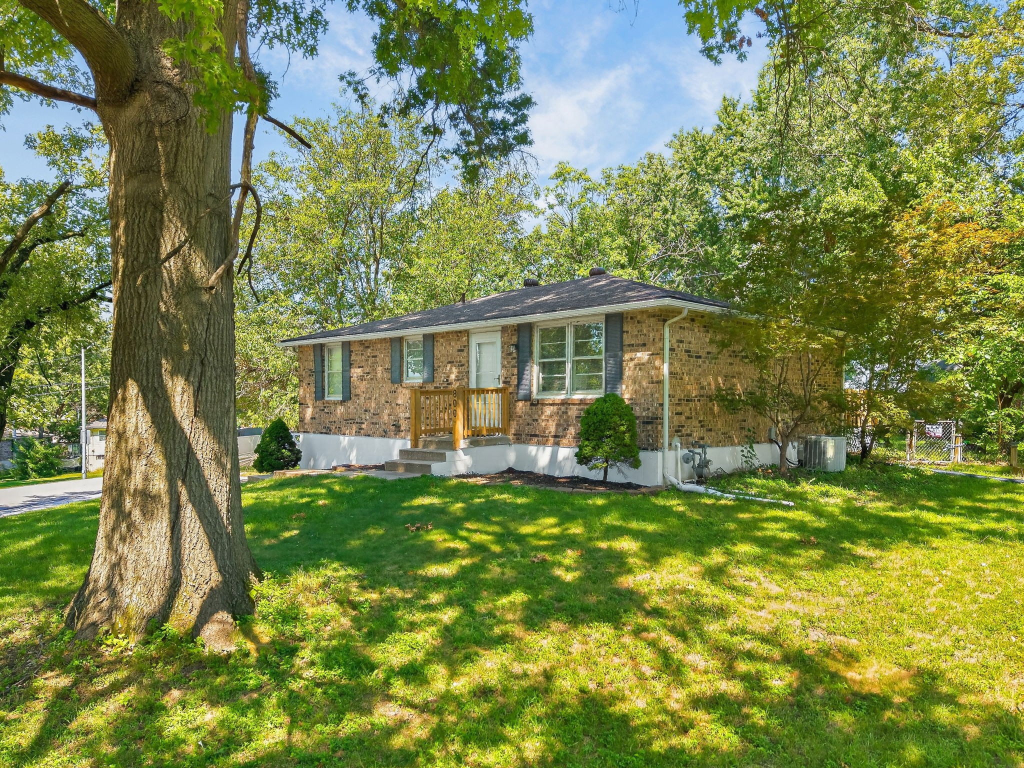 800 NE 113th Terrace-004