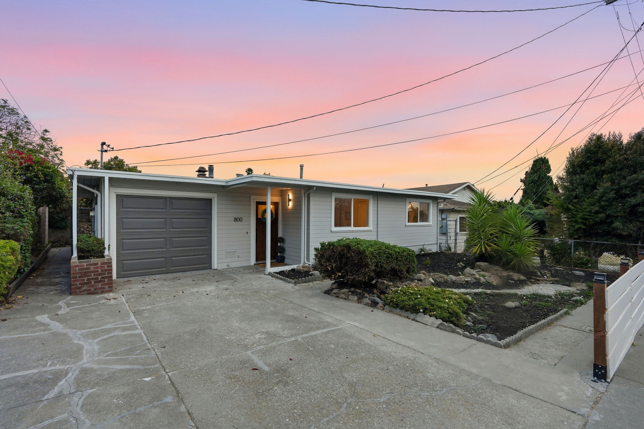 014_F8_TWILIGHT_800 Payne Dr