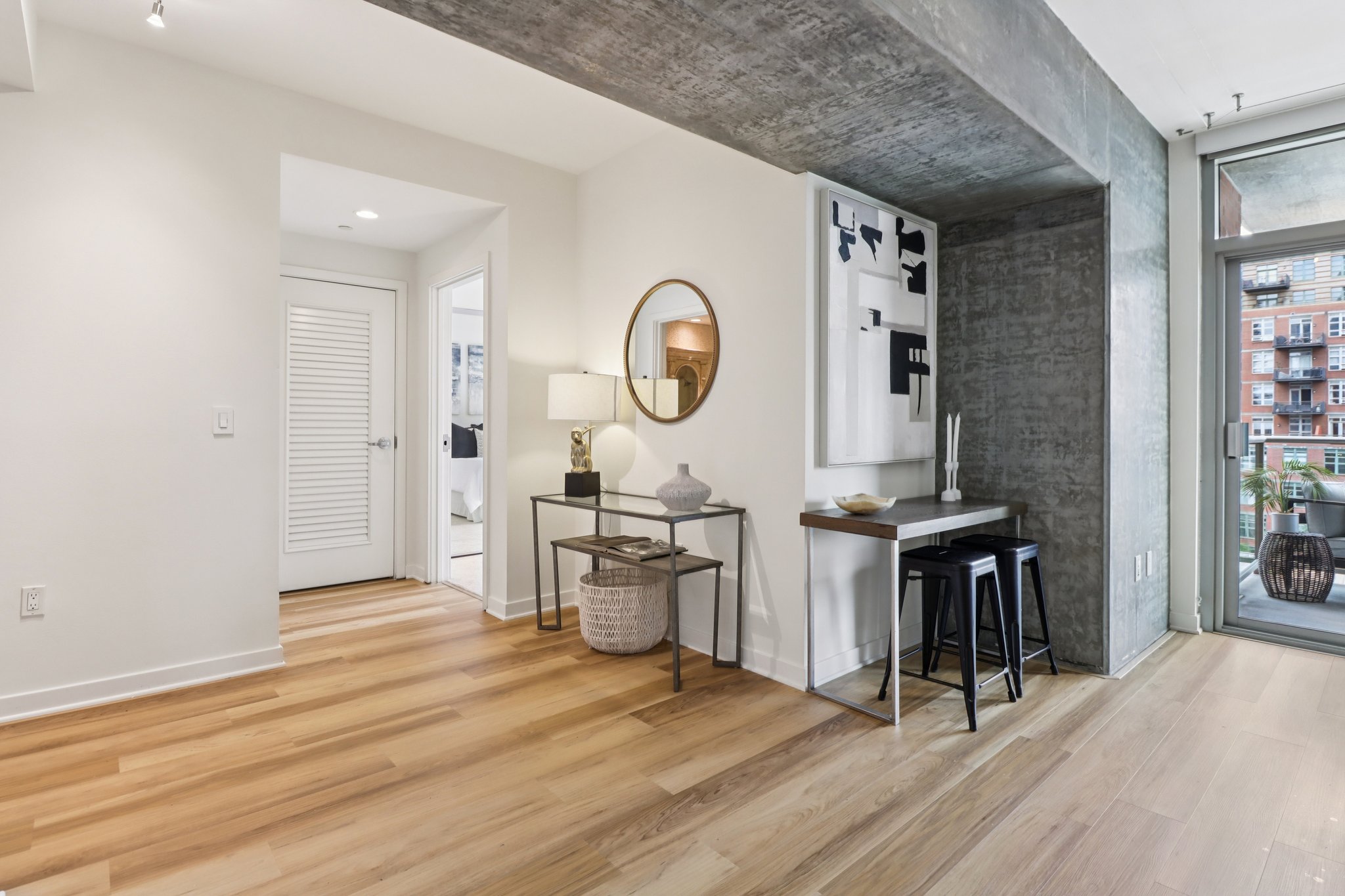 The Mark Ln 607-S0104-005.jpg