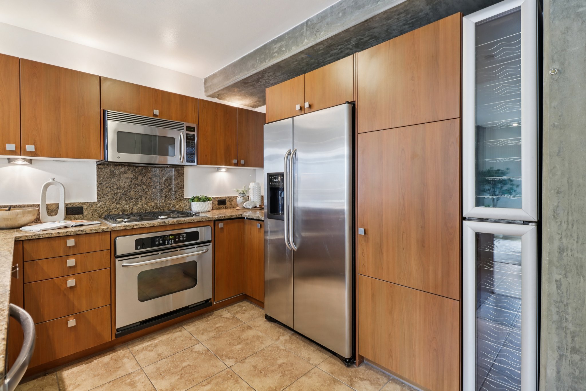 The Mark Ln 607-S0104-013.jpg