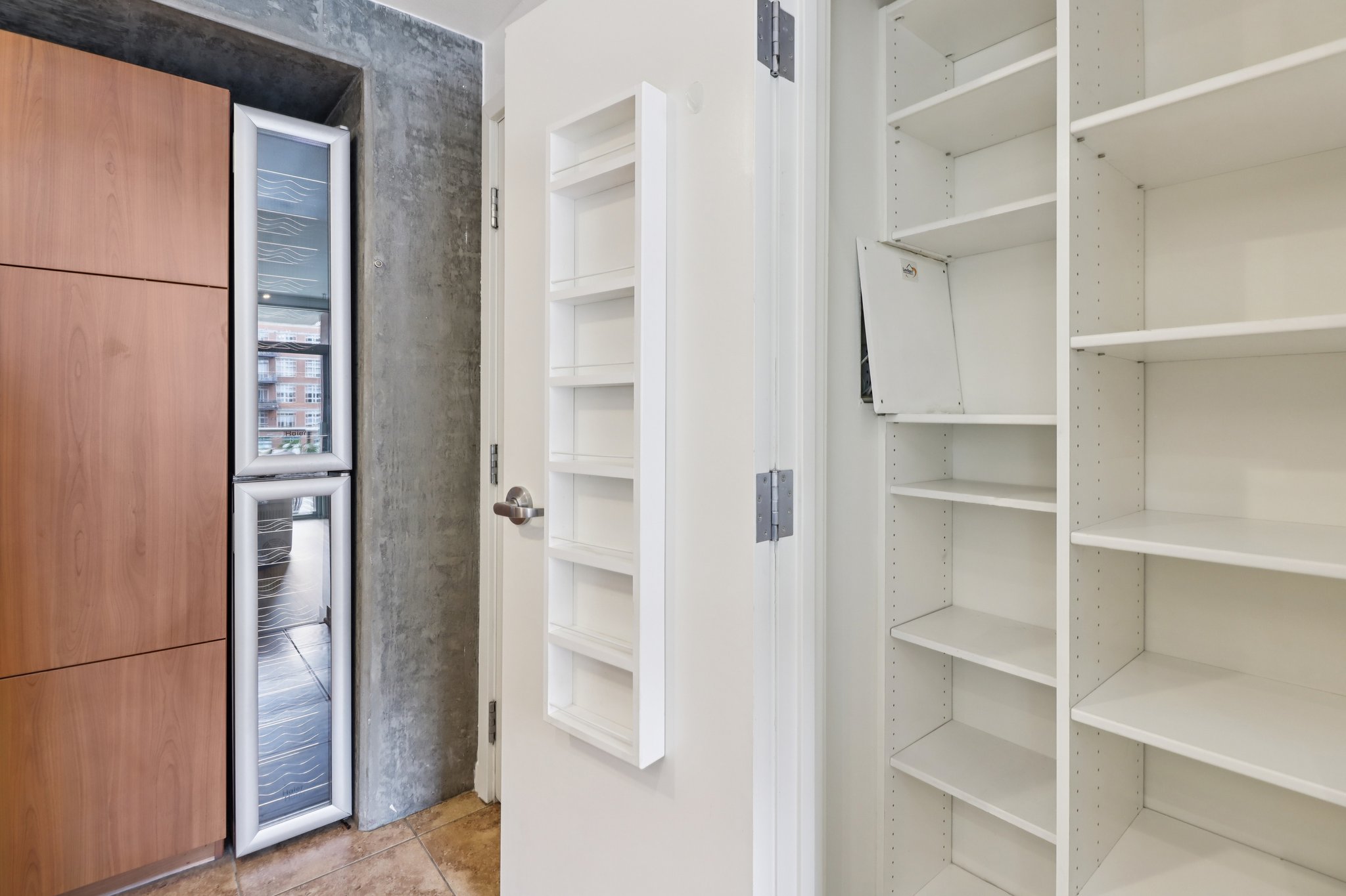 The Mark Ln 607-S0104-018.jpg