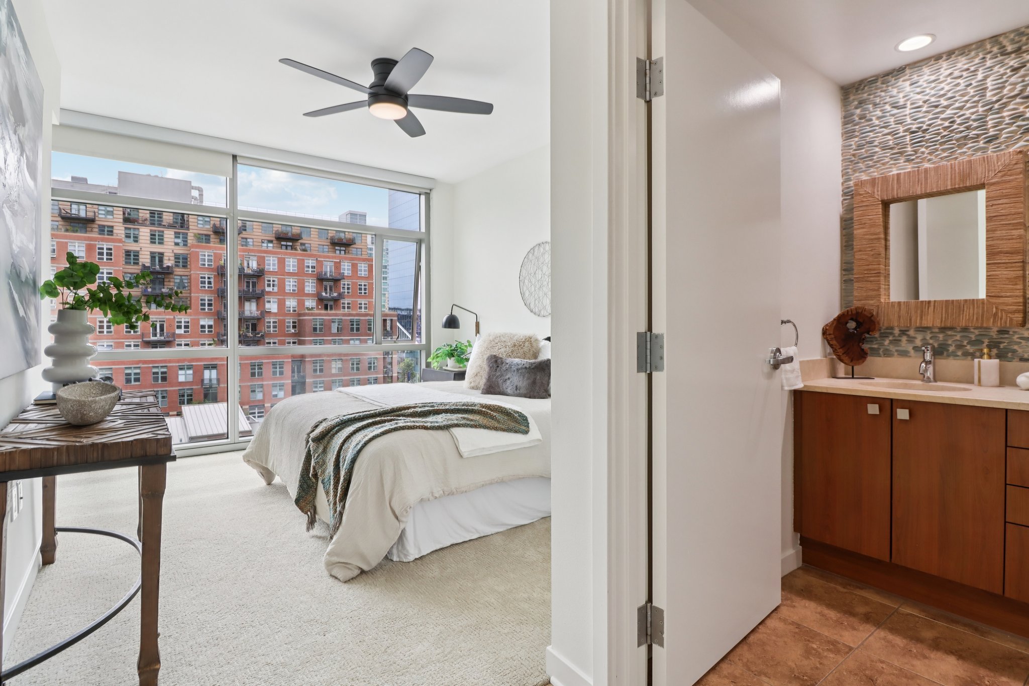 The Mark Ln 607-S0104-030.jpg