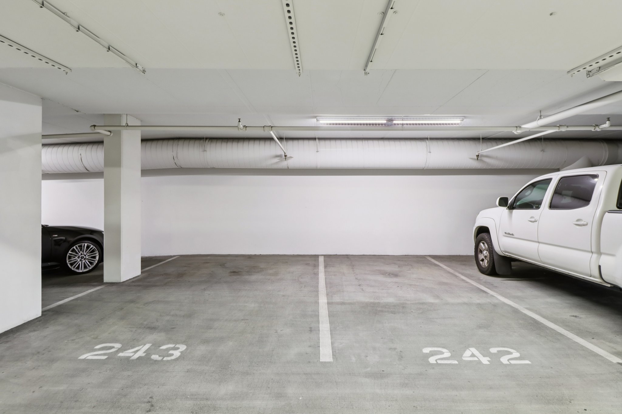 The Mark Ln 607-S0104-039.jpg