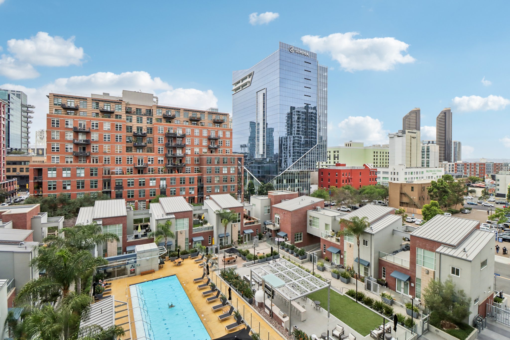 The Mark Ln 607-S0104-044.jpg