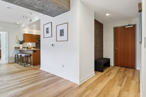 The Mark Ln 607-S0104-004.jpg