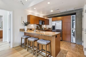 The Mark Ln 607-S0104-012.jpg