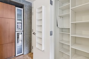 The Mark Ln 607-S0104-018.jpg