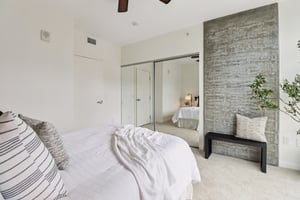 The Mark Ln 607-S0104-025.jpg