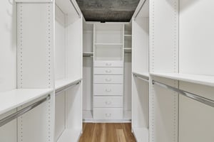 The Mark Ln 607-S0104-028.jpg