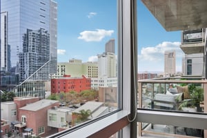 The Mark Ln 607-S0104-037.jpg