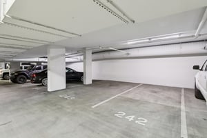 The Mark Ln 607-S0104-038.jpg