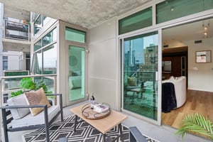 The Mark Ln 607-S0104-043.jpg