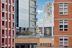 The Mark Ln 607-S0104-046.jpg