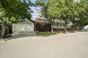  Photo 0