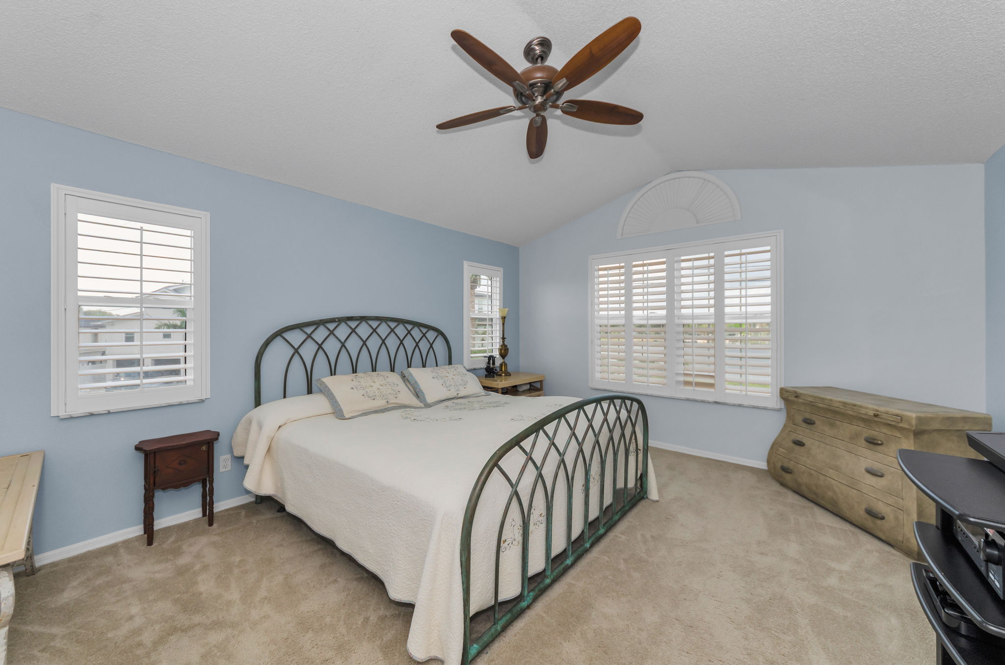 Primary Bedroom1a