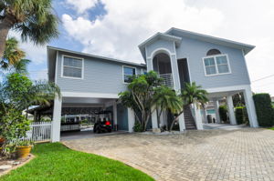 Front Exterior4