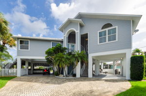 Front Exterior5