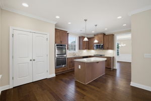 8001 Laffin Ct-10
