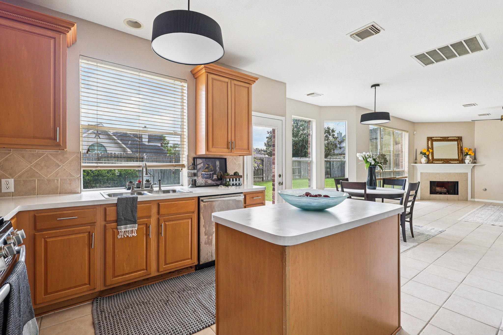 Cross Trail Dr-S2703-019r.jpg