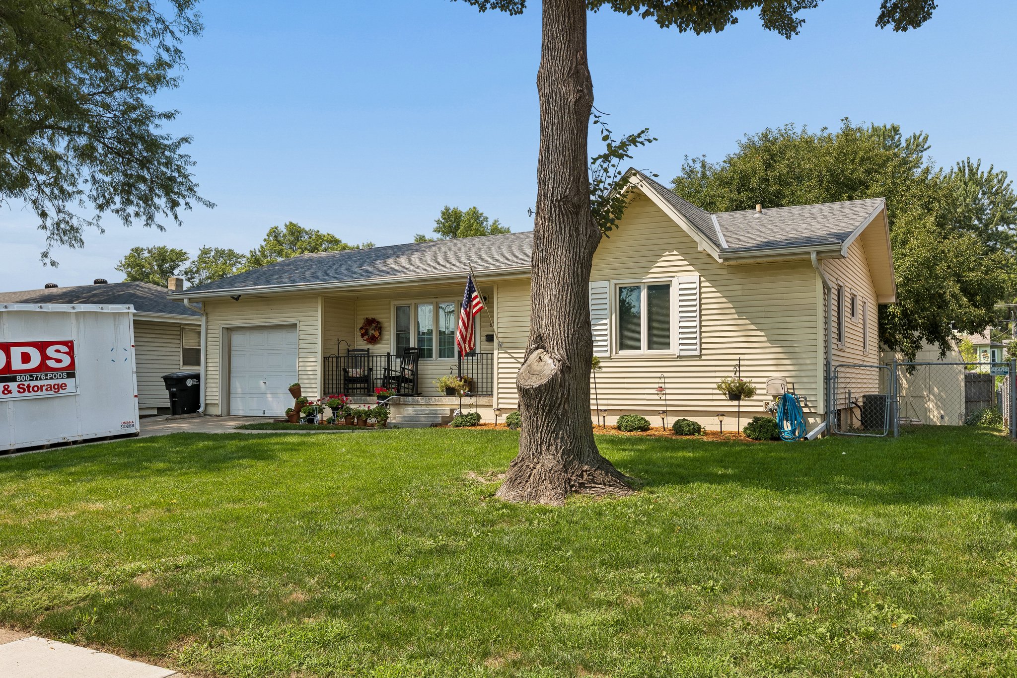 8006 Nina St_002.jpg