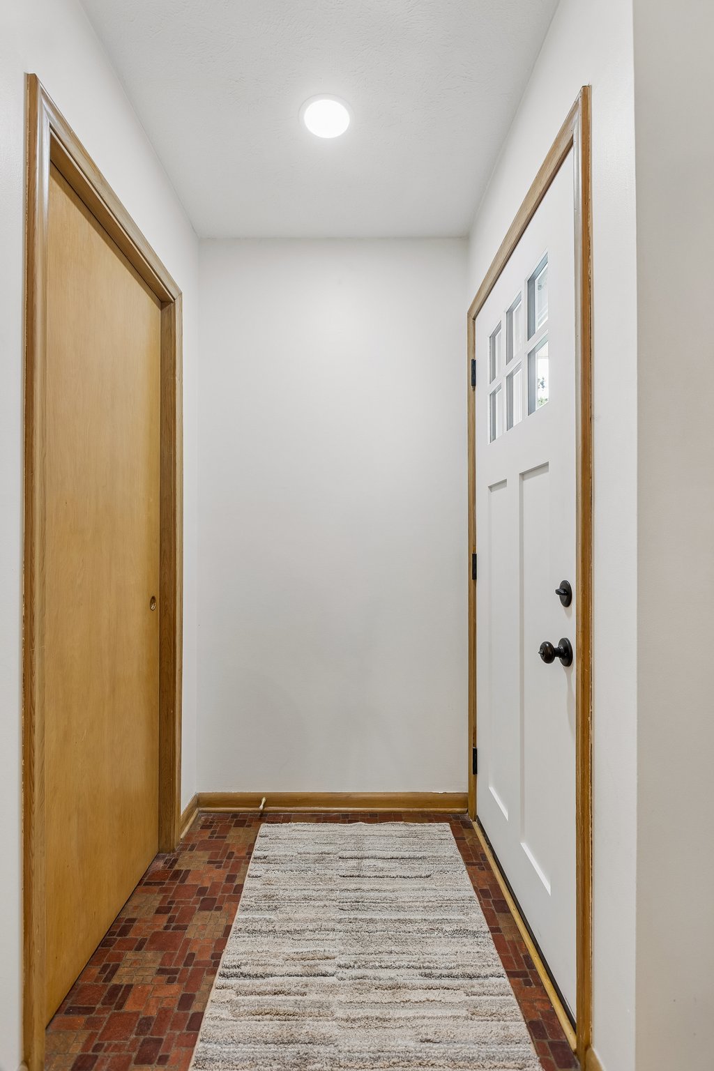 8006 Nina St_004.jpg