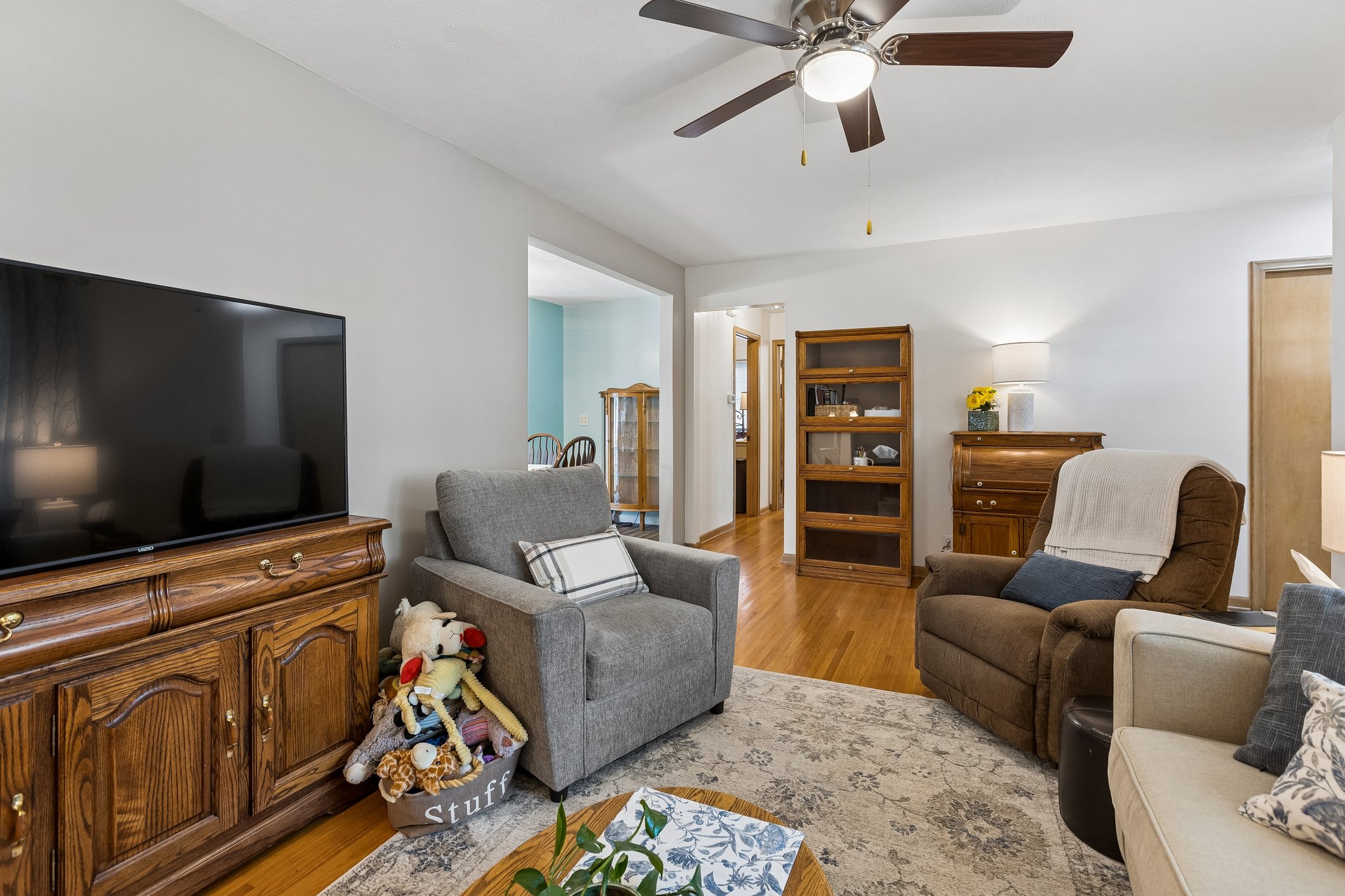 8006 Nina St_007.jpg