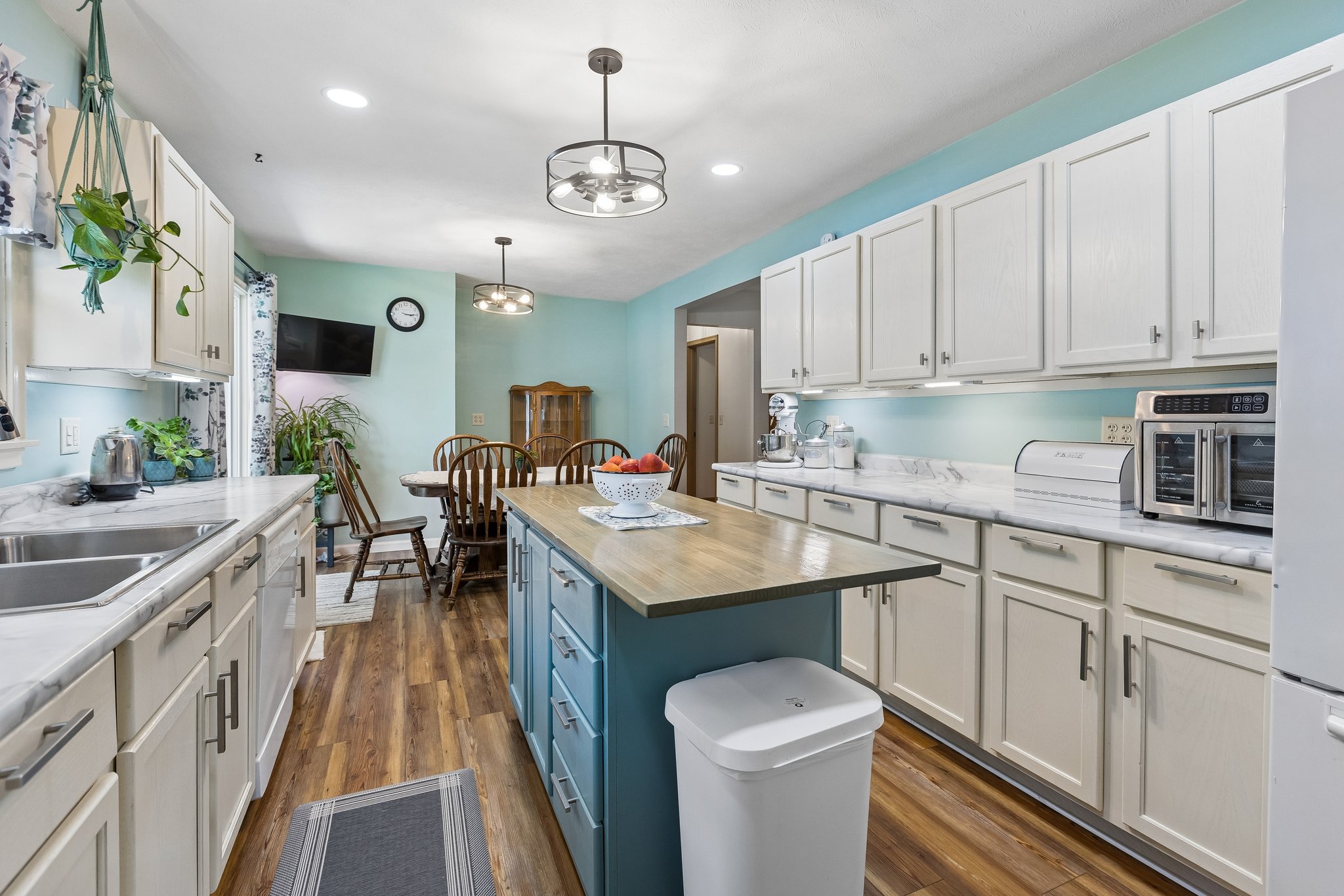 8006 Nina St_010.jpg