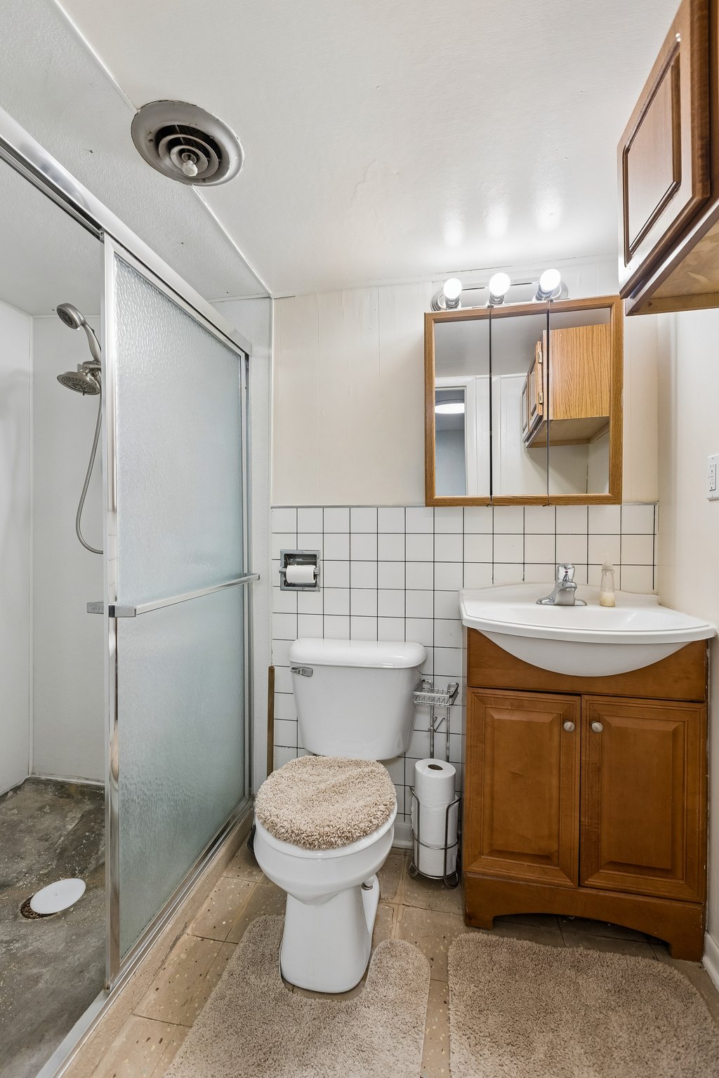 8006 Nina St_019.jpg