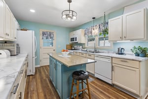 8006 Nina St_008.jpg