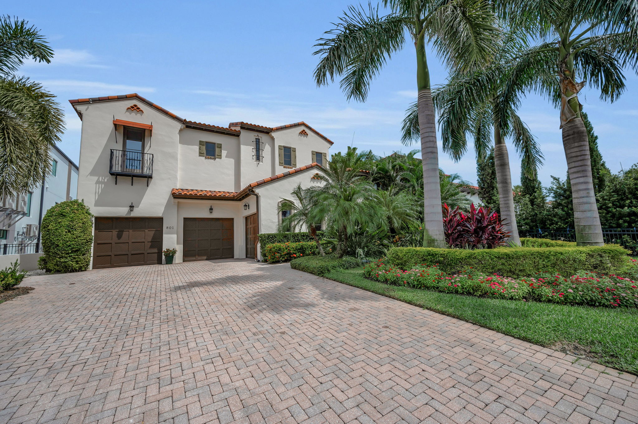 Front Exterior3