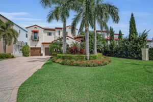 Front Exterior7