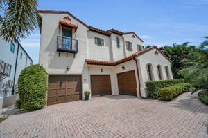 Front Exterior22