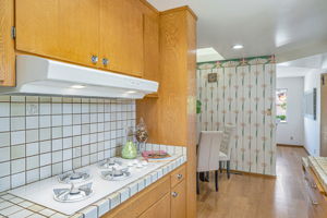 016_ 801 E Angela St_