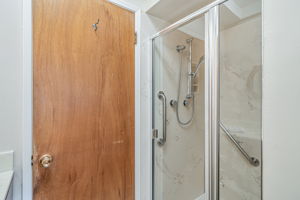 045_ 801 E Angela St_