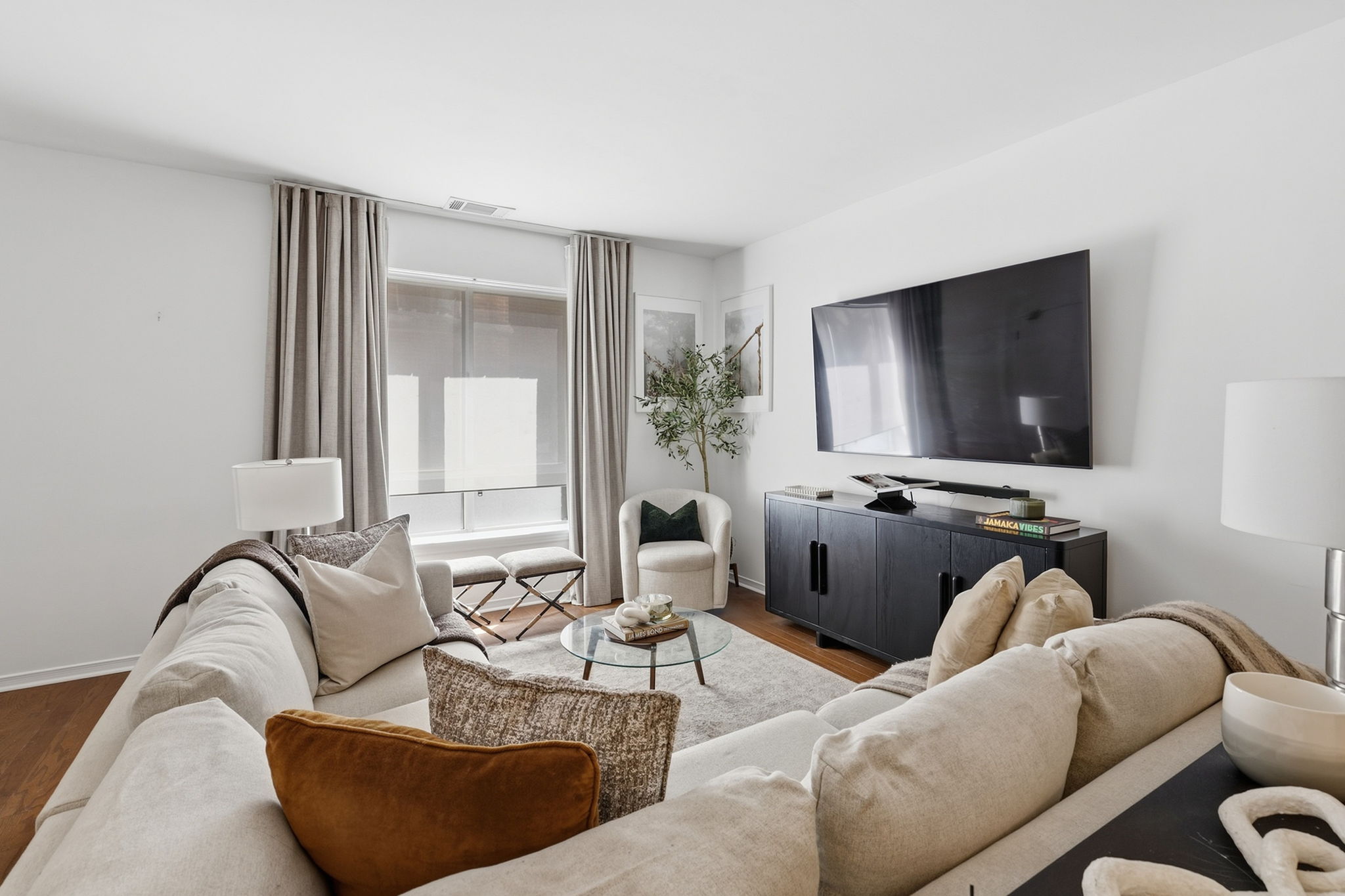 Property in Toronto — delivered property photograph 11