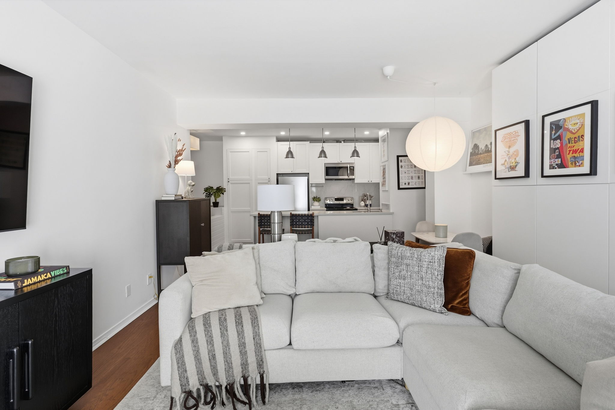 Property in Toronto — delivered property photograph 15