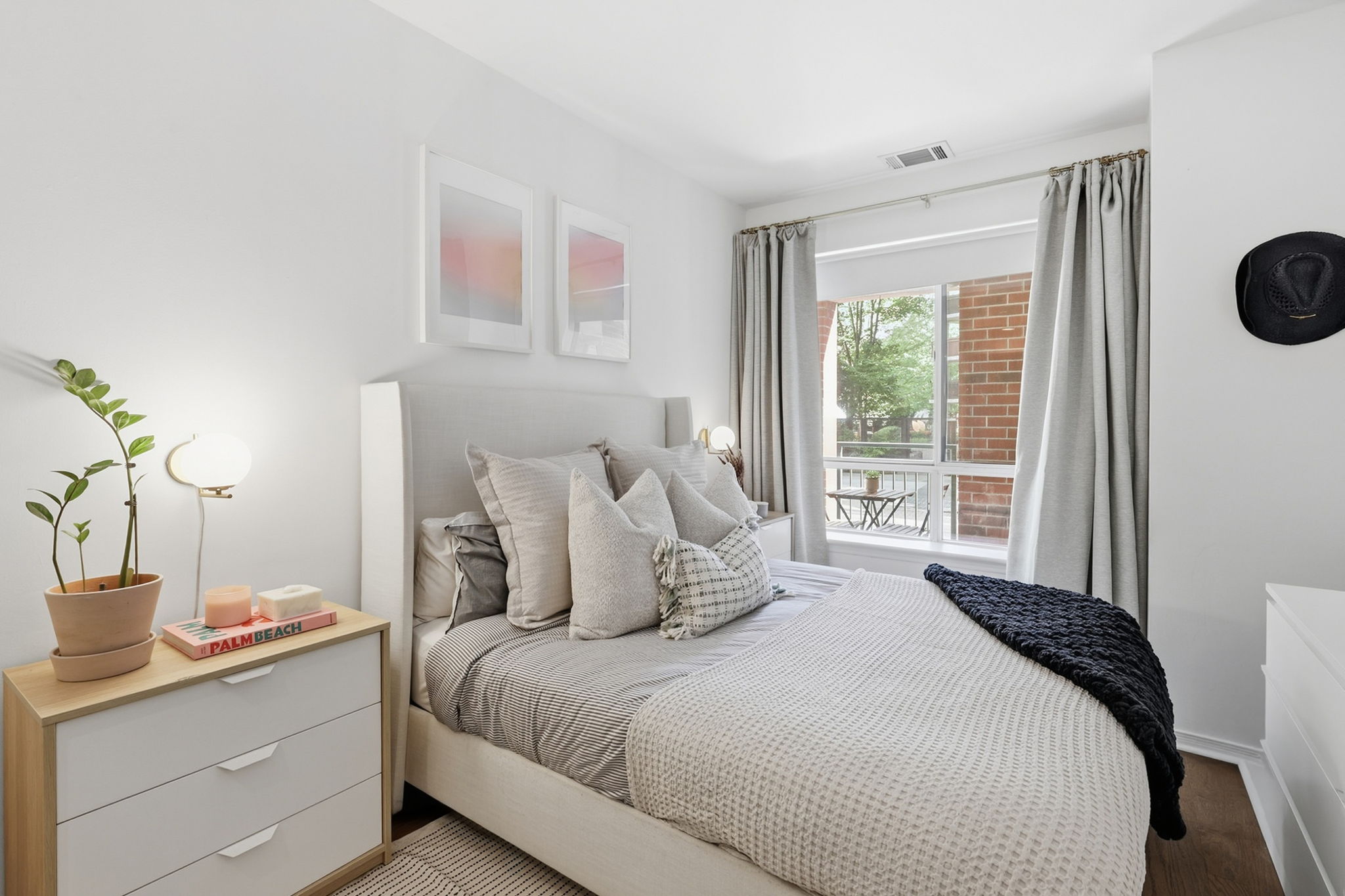Property in Toronto — delivered property photograph 16